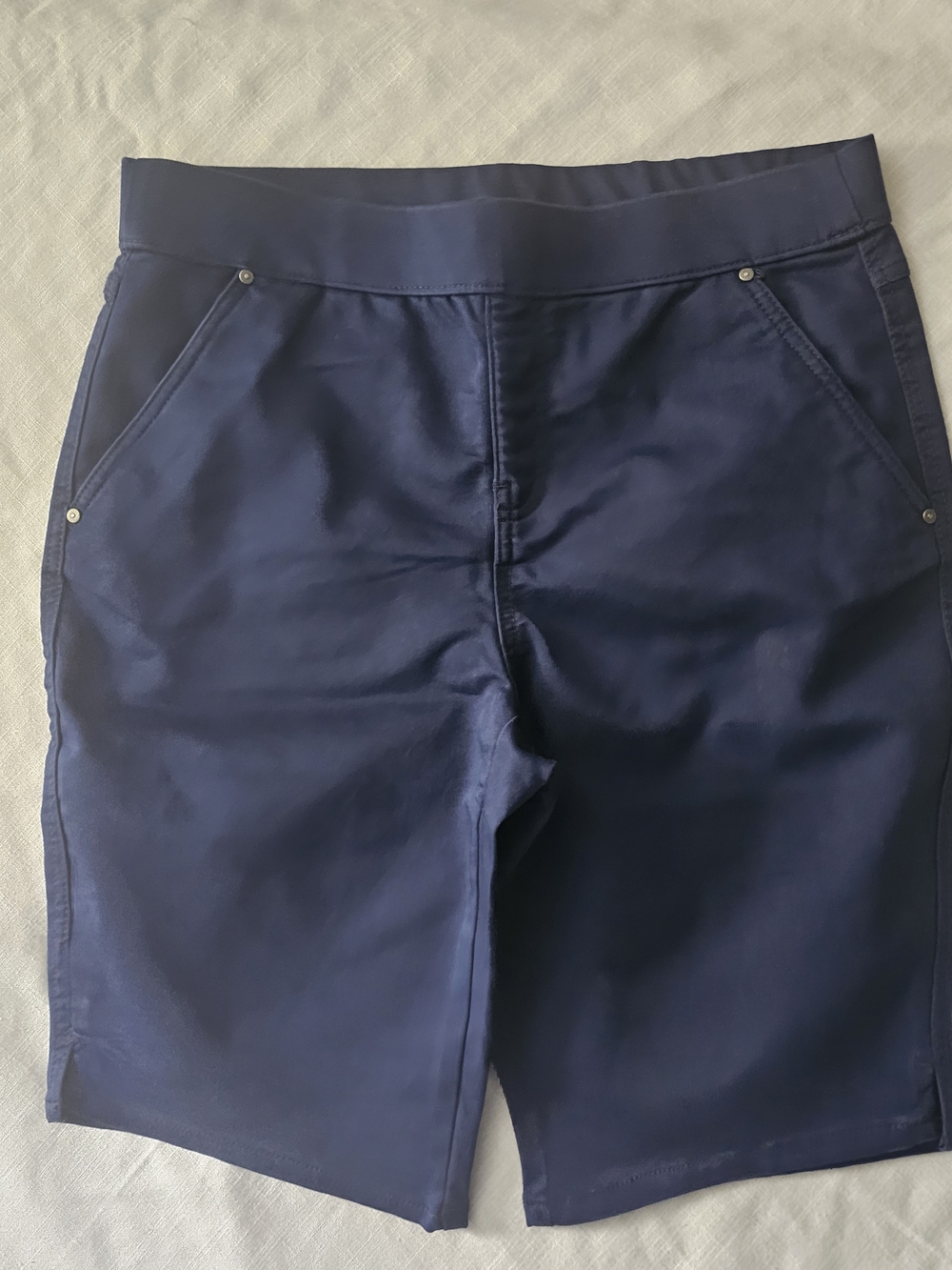 Classic Pull-On Bermuda Shorts in Navy